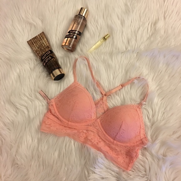 Victoria's Secret Other - NWT—VS peach, lace bralette!!